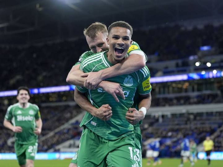 Malick Thiaw nets after 55 seconds as Newcastle ease to victory at Everton