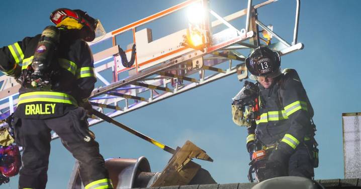 Fire knocked down at Bob Lobster