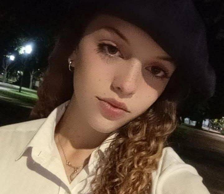 Abril Vásquez es la aspirante a reina de la Asociación Civil Turística y Comunitaria Ferrocarril Ayacucho