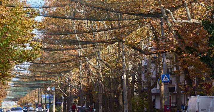 Drones ucranianos alcanzan el interior de Rusia mientras continúa la batalla por una ciudad clave