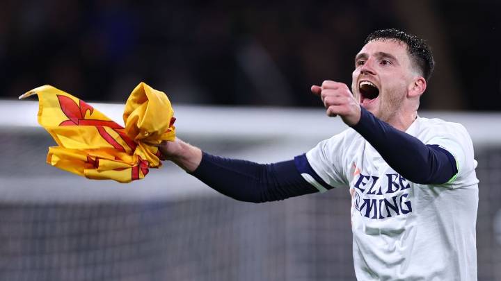 Robertson 'in bits' over Jota as Scotland qualify for World Cup