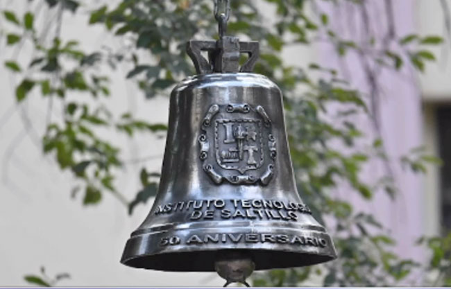 Egresados de la generación 1972-1975 donan la ‘Campana del Éxito’ al Tec Saltillo