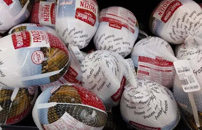 Prepara abogado su 5ta. donación de pavos