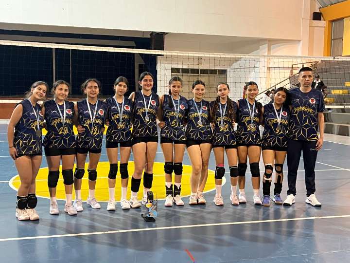 Javeriano campeón de Primer Torneo de Voleibol Femenino