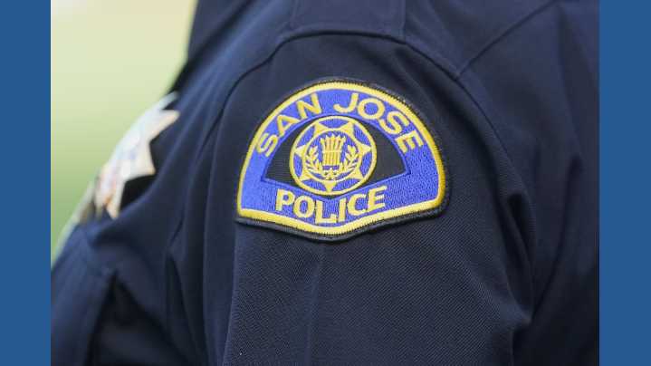 A shopping mall shooting wounds 2 and prompts a Black Friday evacuation in the Bay Area