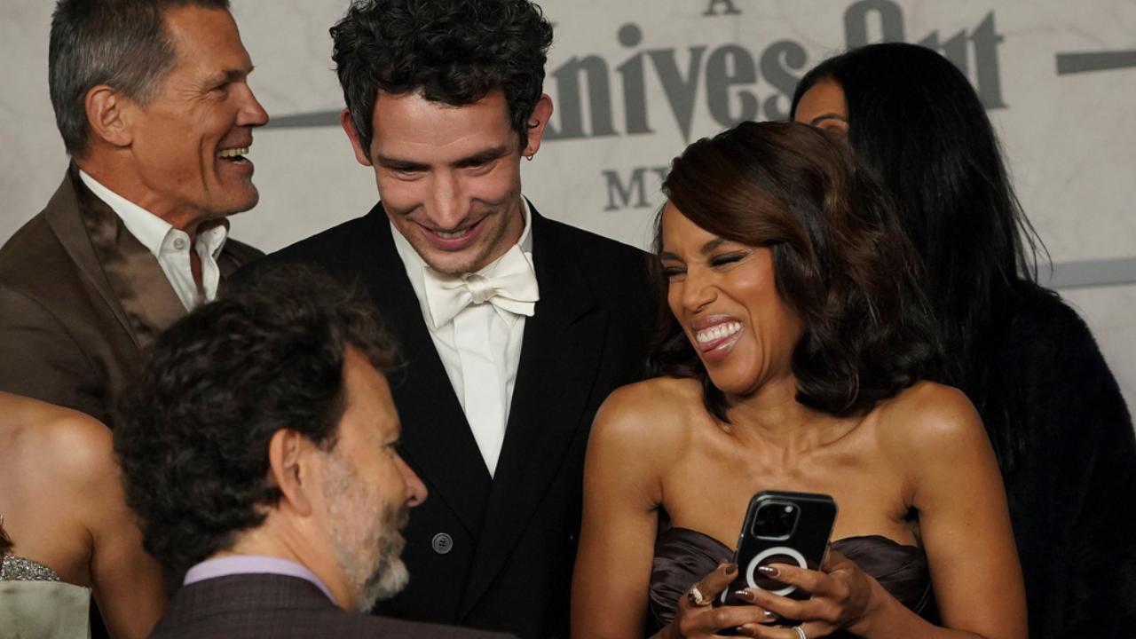 'Everybody's amazing!' Why Kerry Washington loved 'Knives Out'