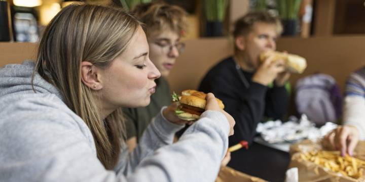 The battle for Gen Z's lunch money: Chipotle sees pullback but the hunger for Taco Bell and McDonald's Snack Wraps is deep