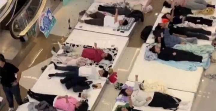 Man Wins ‘Lying Flat’ Contest After Bed Rotting for 33 Hours