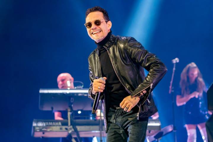 Marc Anthony aconseja a Bad Bunny por su show en el Super Bowl