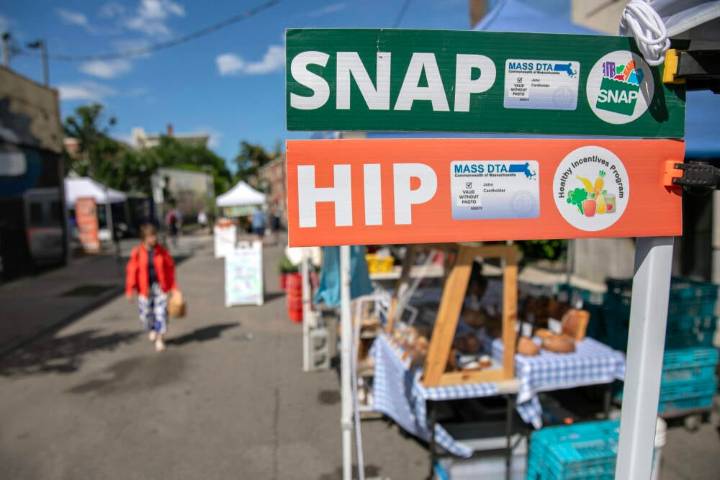 Healey: Massachusetts no retirará los beneficios de SNAP, pese a la orden de Trump