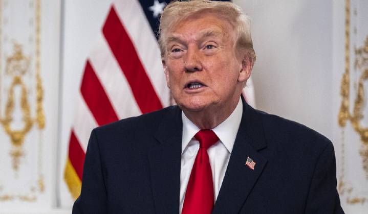 Donald Trump: "El espacio aéreo sobre y alrededor de Venezuela está cerrado en su totalidad" 29 de noviembre de 2025 | Internacional Expertos califican los ataques a embarcaciones como "ejecuciones su