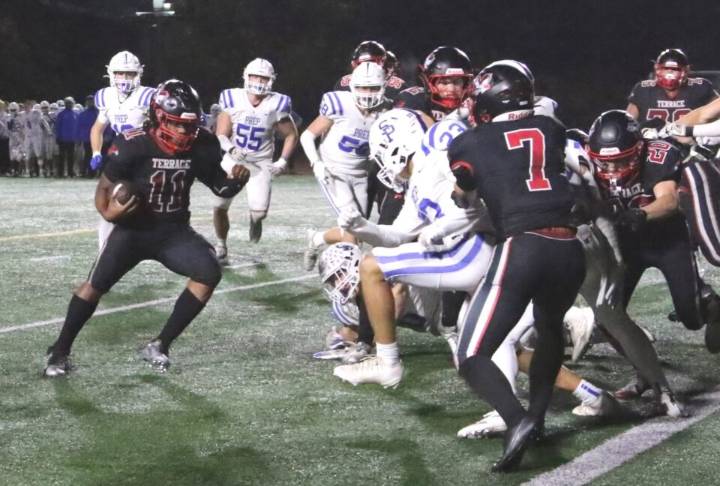 Prep football: Seattle Prep’s fourth-quarter surge ends Hawks’ season