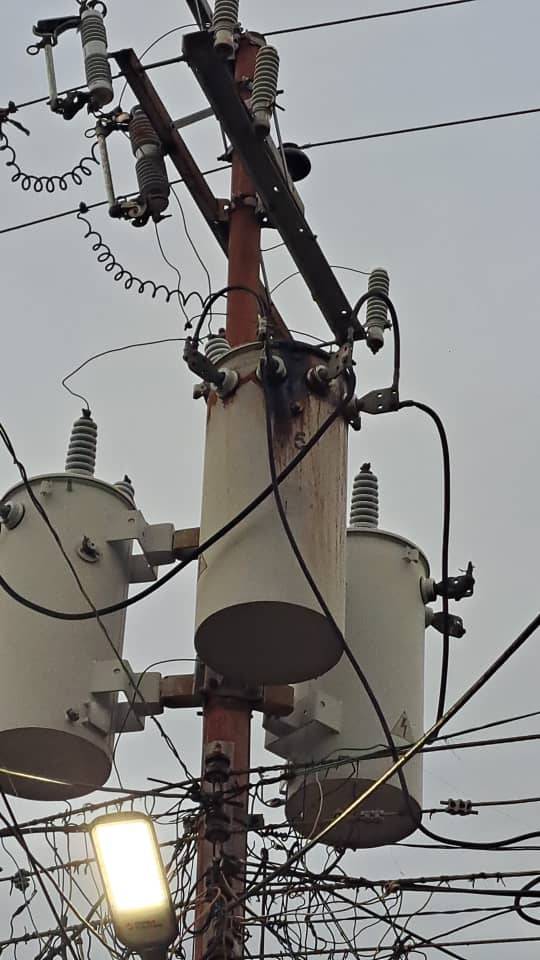 Explosión en poste dejó 80 familias sin electricidad en Agua Linda