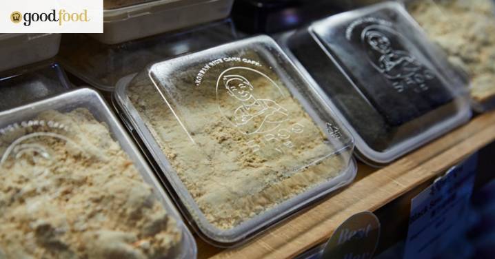 A specialty Korean rice cake shop serving songpyeon and injeolmi