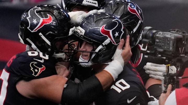 Texans storm back to top Jags, 36-29, in key divisional matchup at NRG Stadium
