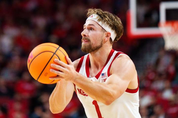 Deadspin | Old foes Nebraska, Oklahoma square off in neutral-site affair