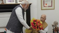 PM meets LK Advani to extend wishes on his b’day