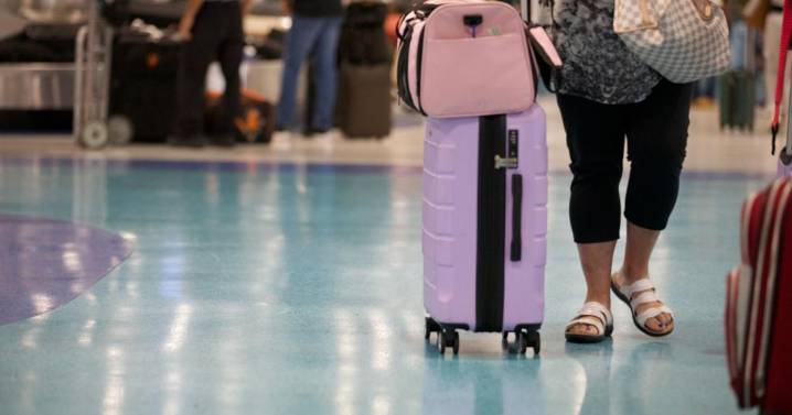 Anticipan que el estacionamiento del aeropuerto esté lleno durante las Navidades