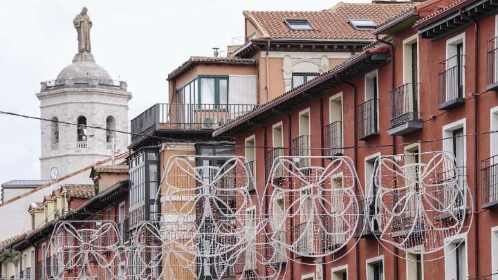 Las luces de Navidad caen en Valladolid como en León en 2024 (y hay una inesperada coincidencia)