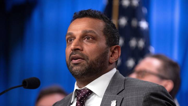 El FBI busca entrevistar a demócratas que instaron a tropas de EEUU a desobedecer órdenes ilegales