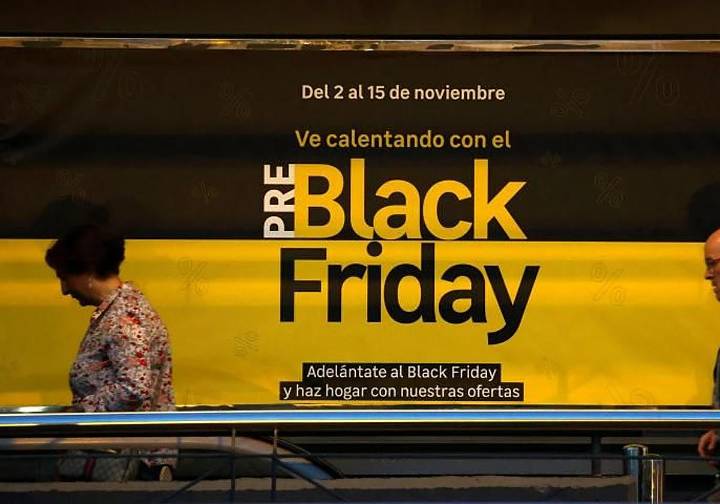 Consumo vigila las falsas rebajas durante el 'Black Friday' con amenaza de sanciones