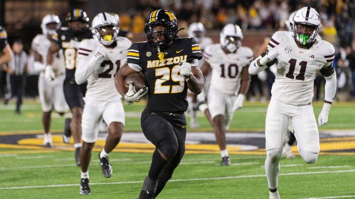 Hardy rushes for career-best 300 yards, 3 TD to help Missouri beat Mississippi State 49