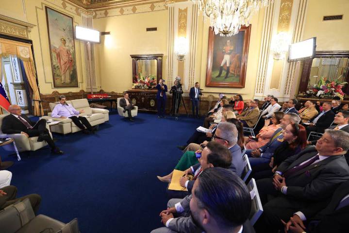 Presidente Maduro llama a participación masiva en asambleas vecinales este fin de semana