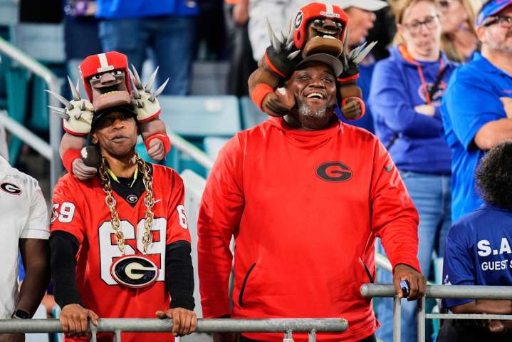 3 ways YouTube TV subscribers can watch Texas vs Georgia football streaming free today; Channel, time, odds