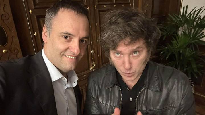 Milei analiza más cambios tras la renuncia de Francos y la designación de Adorni El Presidente evalúa los próximos pasos para reestructurar el Gabinete. El asesor Santiago Caputo podría asumir como mi