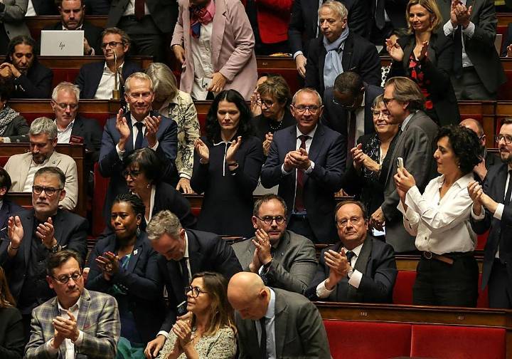 La Asamblea francesa suspende la subida de la edad de la jubilación impuesta por Macron