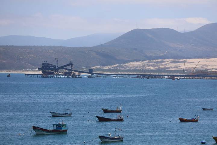 Desaladora de Aguas del Valle obtiene luz verde mientras Puerto Cruz Grande queda en suspenso