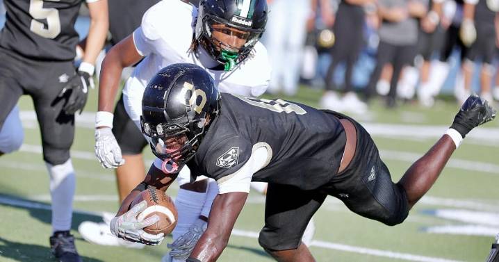 Darnell Miller leads Santee to City Section Division III championship win over Hawkins