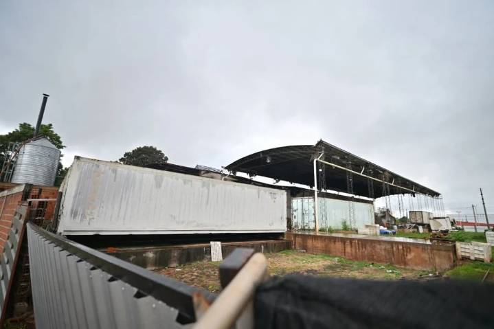 Cortocircuito en el playón, la principal hipótesis del incendio en el frigorífico San Isidro de Garupá