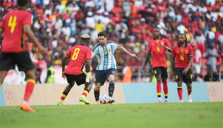 0-2. Argentina cierra el año con un triunfo ante Angola con gol de Lionel Messi