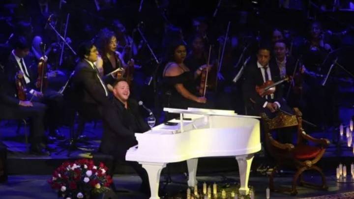 Rodrigo de la Cadena, arrasó en el Auditorio Nacional