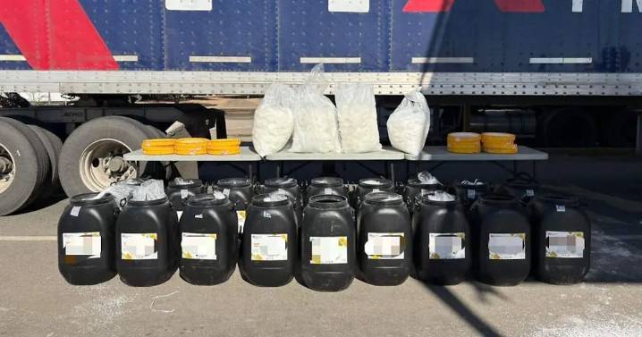 Cae cargamento de 300 kilos de metanfetamina en retén militar de SLRC