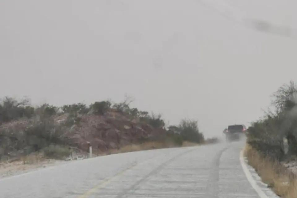 Sonora registra caída de nieve y aguanieve en carretera Agua Prieta