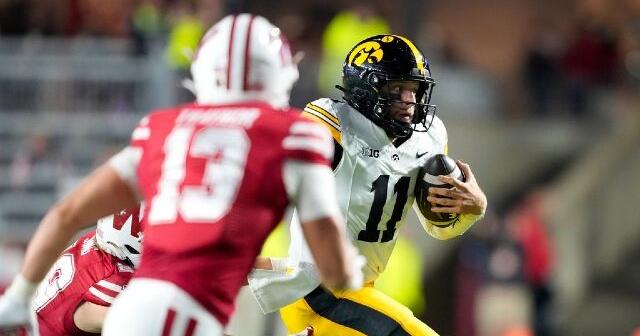 AP Top 25 poll preview: Hawkeyes hankering for an upset of No. 6 Oregon to shake up AP, CFP rankings