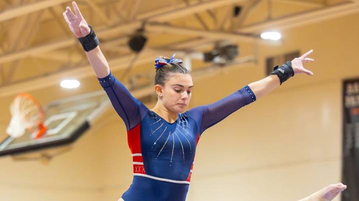 Smithtown's Bayla Goldberg wins all-around at gymnastics state qualifier