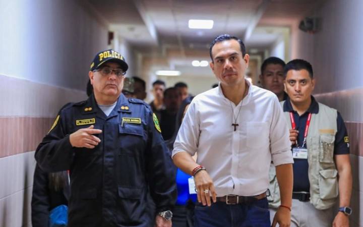 Presidente José Jerí realiza visita inopinada a Hospital de la Policía en Jesús María