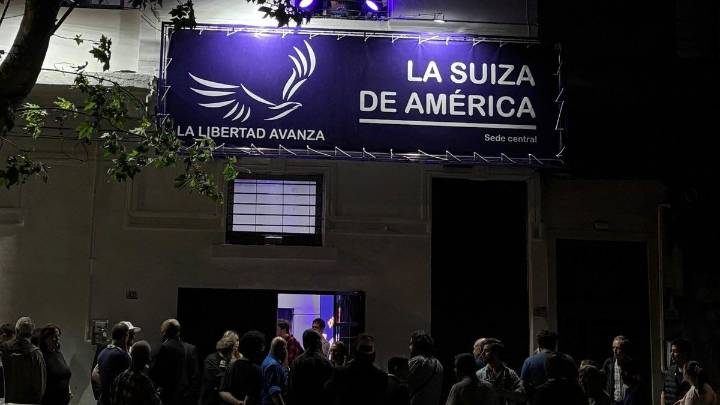 La Libertad Avanza se regionaliza y abre su primer local partidario en Uruguay