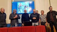 Los Mestizos llenan el Casino de Huesca con el libro de Miguel Mena que reivindica su legado pionero