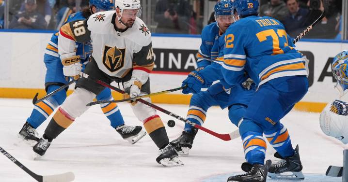 On 'autopilot,' Blues trudge through sleepy loss to Vegas, own third