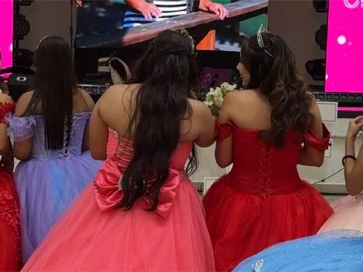 Más de 30 jovencitas celebras gratis sus XV años