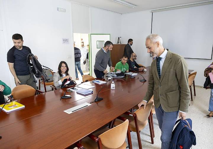 Los sindicatos docentes lanzan un ultimátum: sin negociación, no aceptan más horas de formación