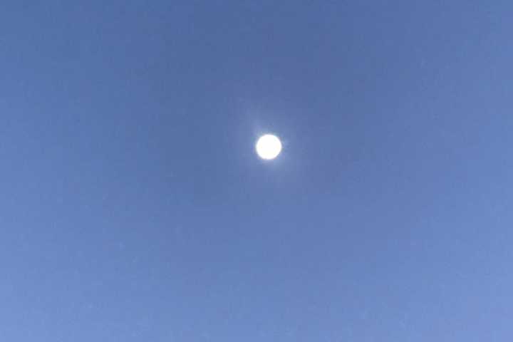 Why is it so hard to take a good photo of the Moon with my phone?