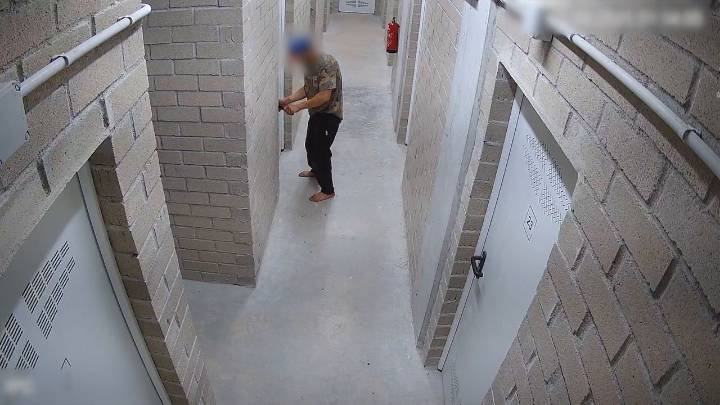 VÍDEO: Detenido un hombre por robar en 60 trasteros en Barcelona