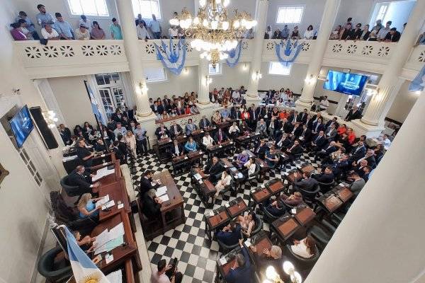 HABEMUS PRESUPUESTO! Ya está en la Legislatura correntina