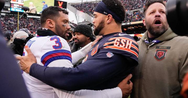 Mike Kafka may have a quarterback decision to make after taking over as the Giants' interim coach