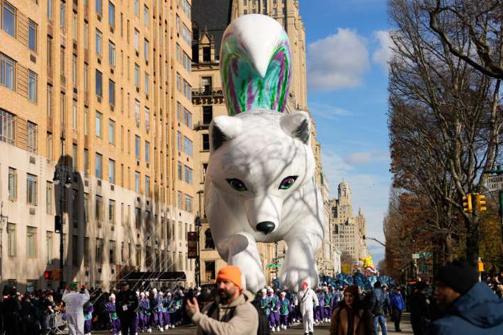 Macy’s Thanksgiving Day Parade kicks off in Manhattan